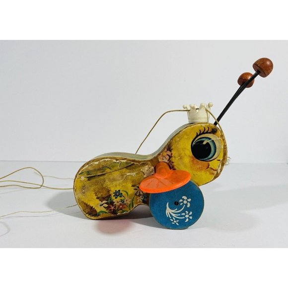 Vintage 1958 Fisher Price Queen Buzzy Bee Wooden Children's Pull Toy Made In USA - Picture 1 of 8